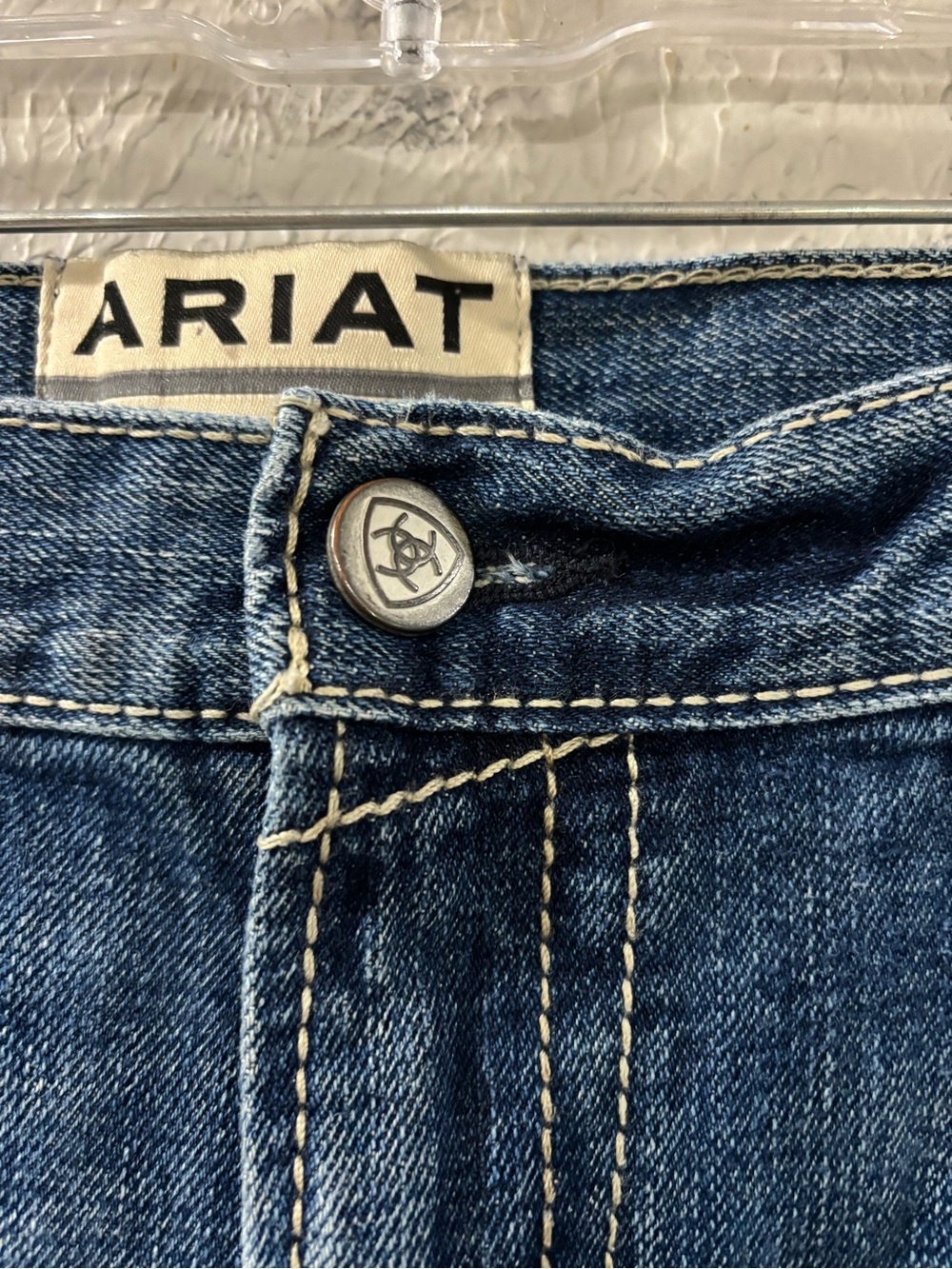 Ariat M4 Relaxed Boot Cut Medium Wash Blue Denim Work Casual Jeans size 38/32 - Picture 4 of 9